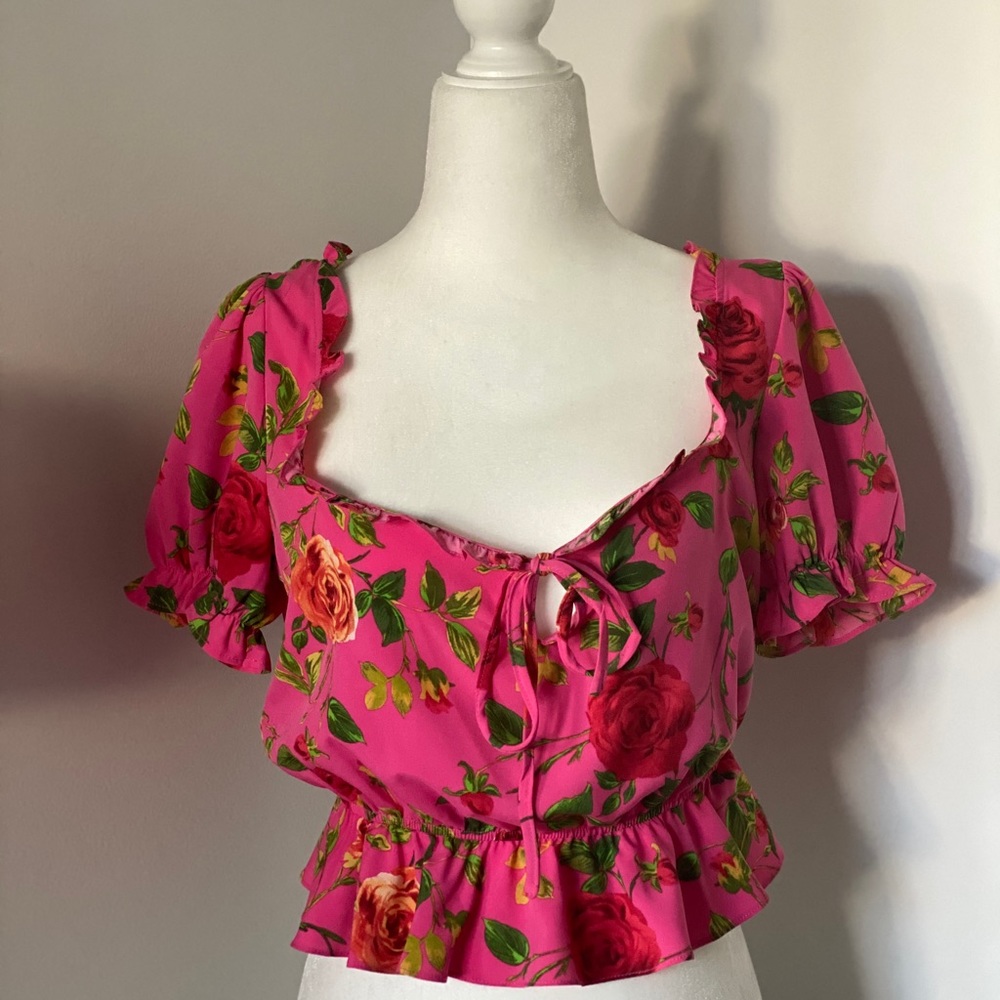 Adorable floral Top